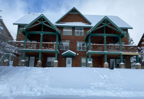 Ski in and out, pet and kid friendly, slope side townhouse
